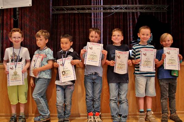 AK u8, v.l.n.r.: 1. Hannes Kummerow (Greifswalder SV), 2. Florian Adler, Montesorri  Grundschule Greifswald), 3. Ali Mamirov (Grundschule Greif), 4. Nils Wendtland (SV Gryps), 5. Carl - Ole Poggendorf (SV Gryps), 6. Matti Philipps (Montesorri  Grundschule Greifswald), 7. Timo Goritzka (Grundschule Greif Greifswald)